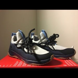Nike women city loop size 7-9